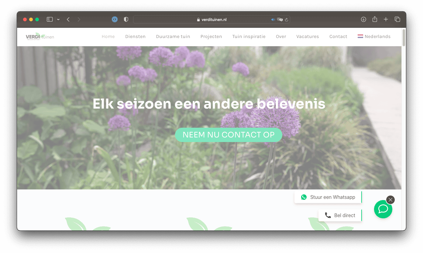 Screenshot van een website met op de achtergrond een tuin, met de tekst "Elk seizoen een andere belevenis" en knoppen om contact op te nemen via WhatsApp of direct te bellen.