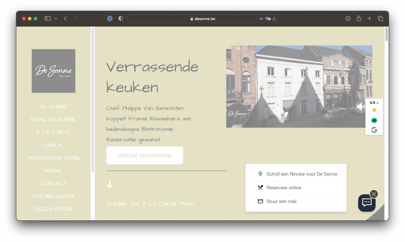 Startpagina van restaurant "De Sonne" met een navigatiemenu, reserveringsverzoek en een foto van de buitenkant van het restaurant.